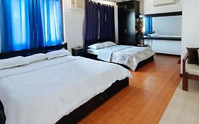 RedDoorz @ Nena's Hotel Dagupan City